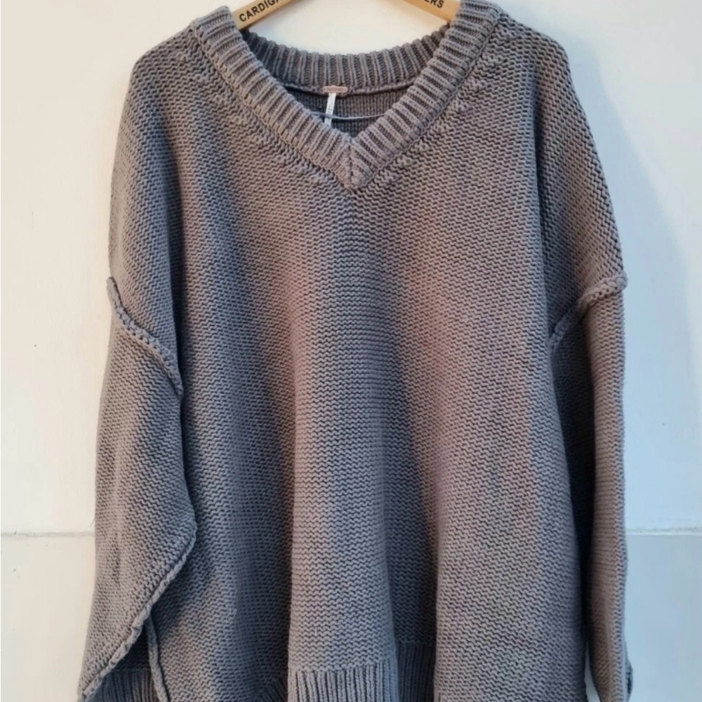 Free People XS Alli V-Neck Knit Grey Sweater (worn once)
